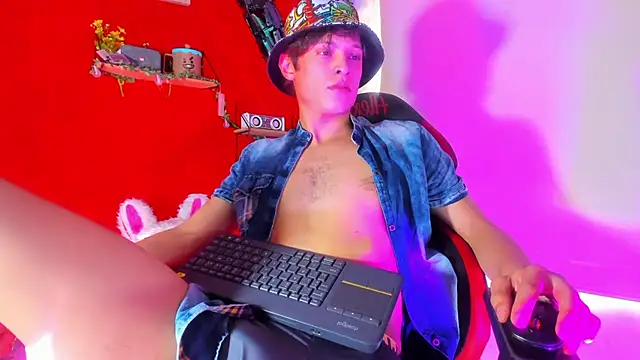 Snapshot of LilOwen_ chatting on 3, 12, 2025 LilOwen online show from 3, 12, 2025