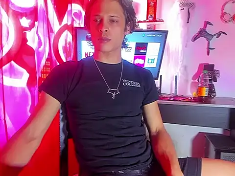 LilOwen  online show from 12, 6, 2026