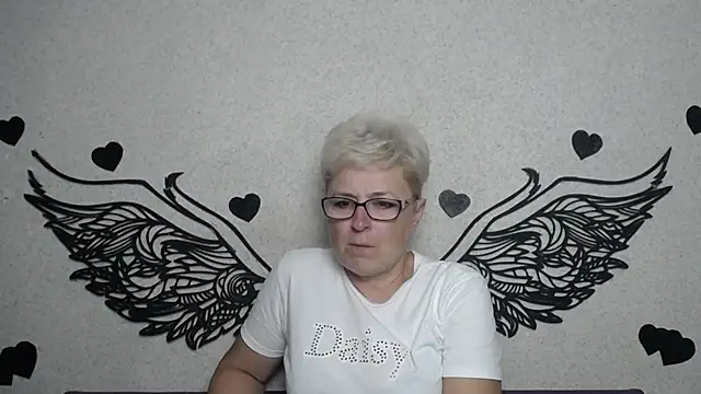 Snapshot of EmiliaGree chatting on 12, 9, 2025 EmiliaGree online show from 12, 9, 2025