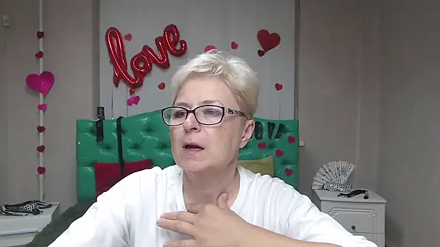 Snapshot of EmiliaGree chatting on 15, 9, 2025 EmiliaGree online show from 15, 9, 2025