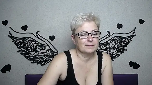 Snapshot of EmiliaGree chatting on 16, 9, 2025 EmiliaGree online show from 16, 9, 2025