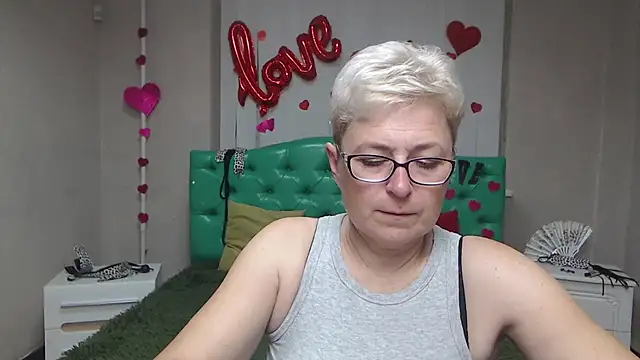 Snapshot of EmiliaGree chatting on 22, 9, 2025 EmiliaGree online show from 22, 9, 2025