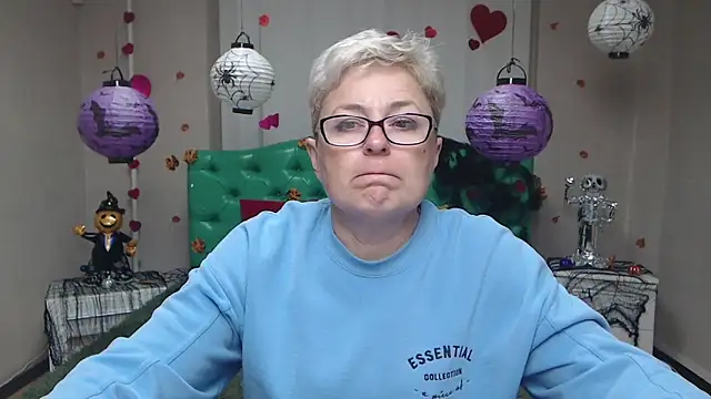 Snapshot of EmiliaGree chatting on 24, 10, 2025 EmiliaGree online show from 24, 10, 2025