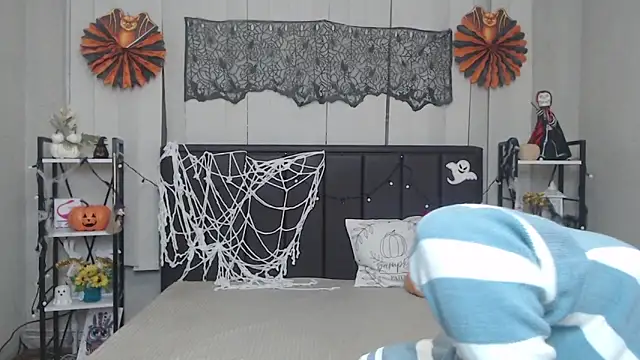 Snapshot of EmiliaGree chatting on 25, 10, 2025 EmiliaGree online show from 25, 10, 2025