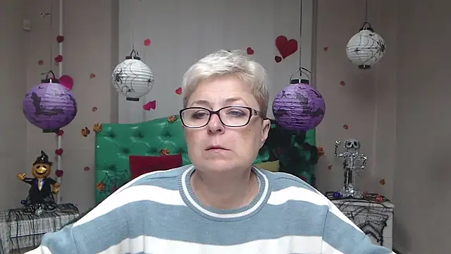 Snapshot of EmiliaGree chatting on 26, 10, 2025 EmiliaGree online show from 26, 10, 2025