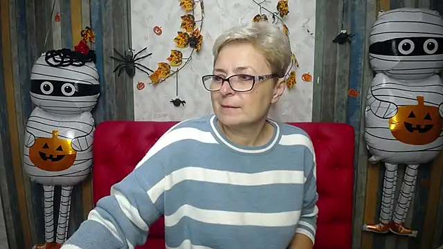 Snapshot of EmiliaGree chatting on 7, 11, 2025 EmiliaGree online show from 7, 11, 2025