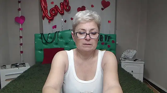 Snapshot of EmiliaGree chatting on 18, 11, 2025 EmiliaGree online show from 18, 11, 2025