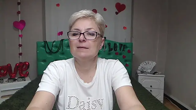 Snapshot of EmiliaGree chatting on 19, 11, 2025 EmiliaGree online show from 19, 11, 2025