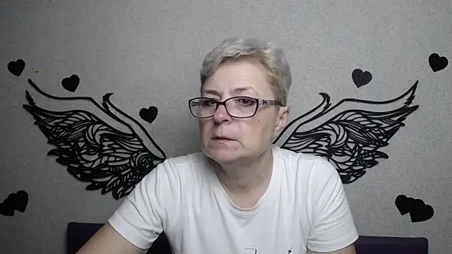 Snapshot of EmiliaGree chatting on 21, 11, 2025 EmiliaGree online show from 21, 11, 2025