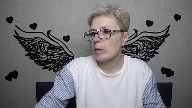 Snapshot of EmiliaGree chatting on 23, 11, 2025 EmiliaGree online show from 23, 11, 2025