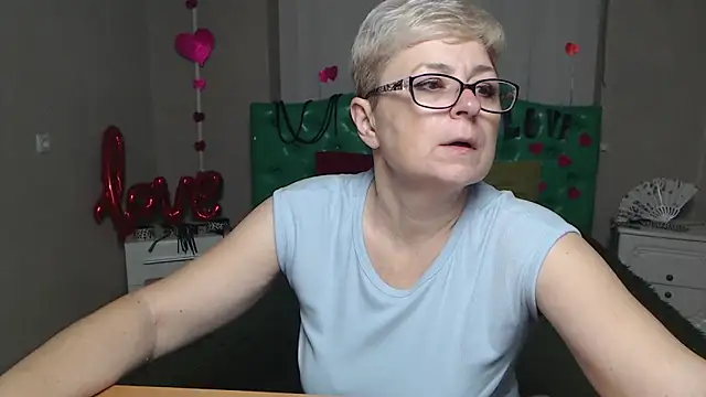 Snapshot of EmiliaGree chatting on 27, 11, 2025 EmiliaGree online show from 27, 11, 2025