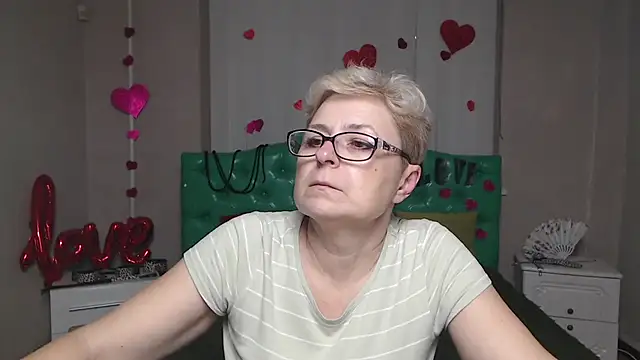 Snapshot of EmiliaGree chatting on 1, 12, 2025 EmiliaGree online show from 1, 12, 2025