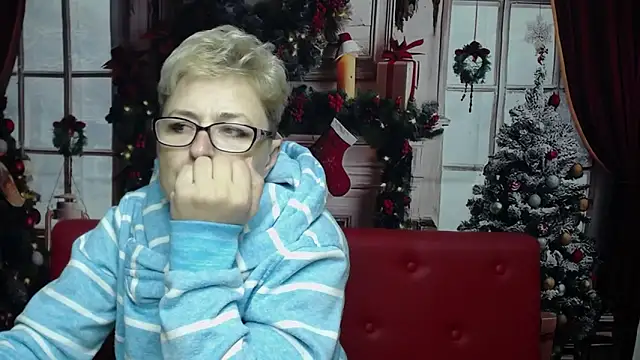 Snapshot of EmiliaGree chatting on 17, 12, 2025 EmiliaGree online show from 17, 12, 2025