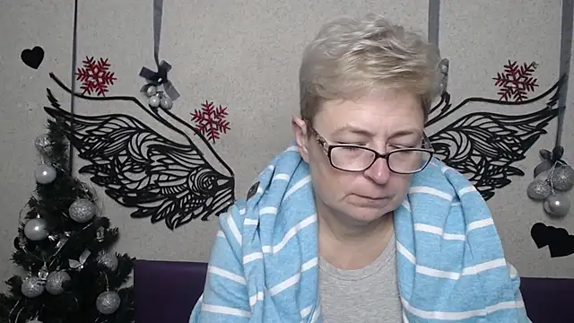 Snapshot of EmiliaGree chatting on 7, 1, 2026 EmiliaGree online show from 7, 1, 2026