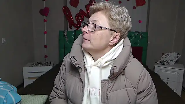 Snapshot of EmiliaGree chatting on 6, 2, 2026 EmiliaGree online show from 6, 2, 2026