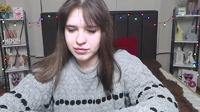 Snapshot of LauraHlot chatting on 10, 2, 2025 LauraHlot online show from 10, 2, 2025