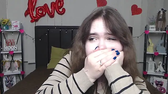 Snapshot of LauraHlot chatting on 19, 2, 2025 LauraHlot online show from 19, 2, 2025