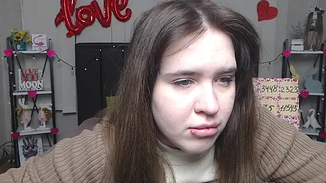 Snapshot of LauraHlot chatting on 2, 3, 2025 LauraHlot online show from 2, 3, 2025