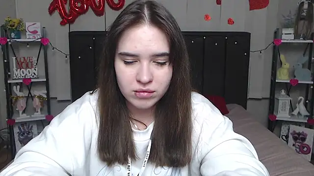 Snapshot of LauraHlot chatting on 7, 3, 2025 LauraHlot online show from 7, 3, 2025