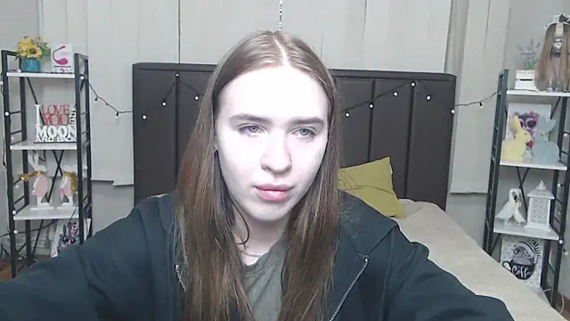 Snapshot of LauraHlot chatting on 16, 9, 2025 LauraHlot online show from 16, 9, 2025