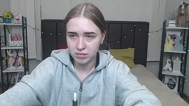 Snapshot of LauraHlot chatting on 26, 9, 2025 LauraHlot online show from 26, 9, 2025