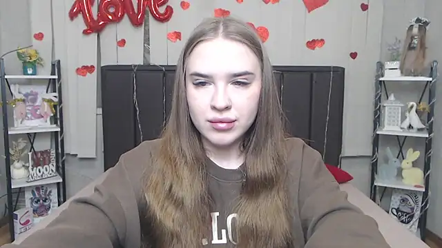 LauraHlot online show from 11, 4, 2026