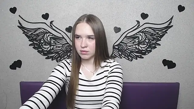 LauraHlot online show from 18, 4, 2026