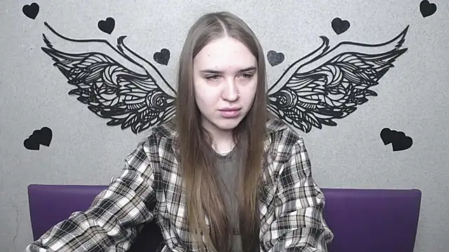 LauraHlot online show from 22, 4, 2026