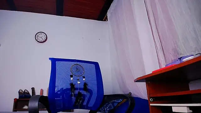 anyaadamss online show from 7, 2, 2025