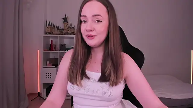 WalkingGirl online show from 27, 2, 2025