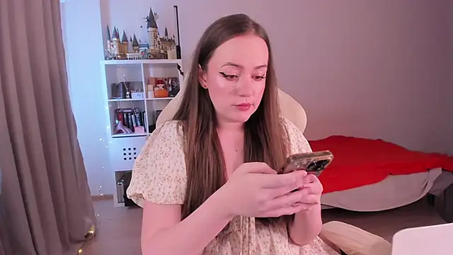 WalkingGirl online show from 18, 10, 2025