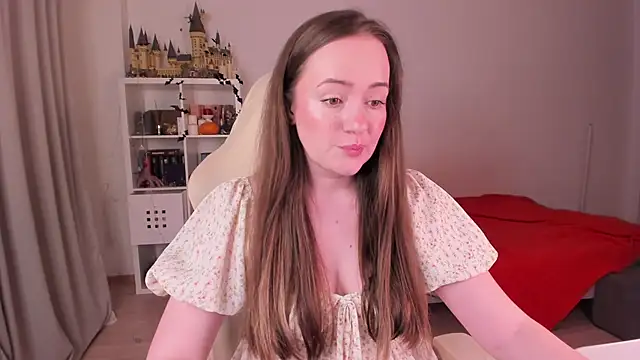 WalkingGirl online show from 4, 11, 2025