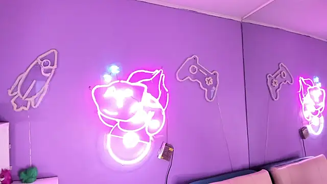 Camiila Osorio online show from 7, 11, 2025