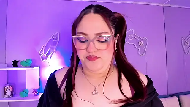 Camiila Osorio online show from 5, 12, 2025