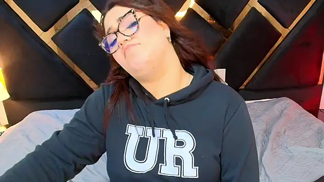 Camiila Osorio online show from 21, 4, 2026