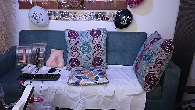 anellejones online show from 13, 3, 2025