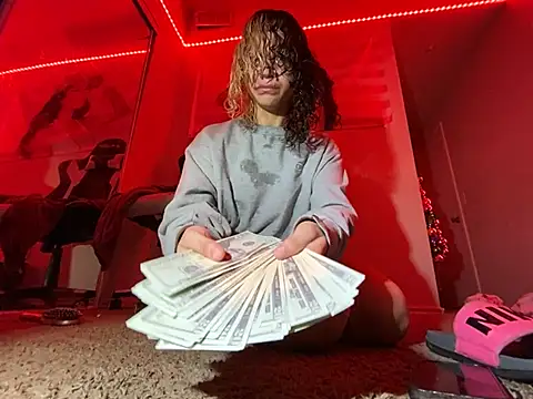 Snapshot of Creolegirl19 chatting on 1, 3, 2026 Creolegirl19 online show from 1, 3, 2026