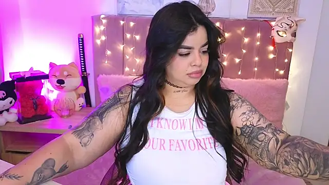 MiahJoness online show from 24, 6, 2026