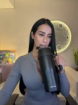 SarahhSmitth1 online show from 22, 6, 2026