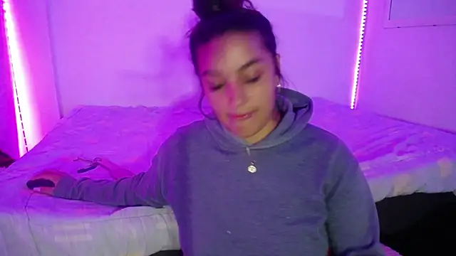 Laurenkenner  online show from 18, 3, 2025