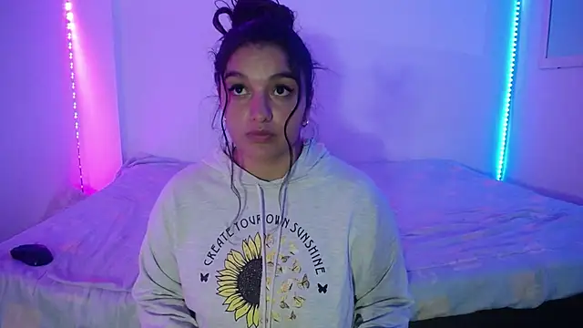 Laurenkenner  online show from 21, 3, 2025