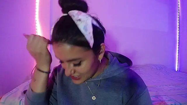 Laurenkenner  online show from 22, 3, 2025