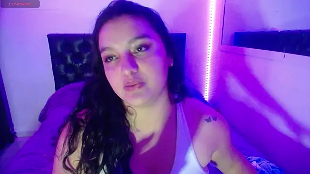 Laurenkenner  online show from 10, 10, 2025