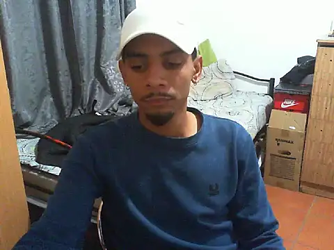 Snapshot of 29YOURZ_28_ chatting on 29, 9, 2025 29YOURZ 28 online show from 29, 9, 2025