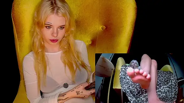 Snapshot of MisssLola chatting on 8, 10, 2025 MisssLola online show from 8, 10, 2025