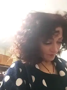 SweetLeila40 online show from 6, 2, 2026