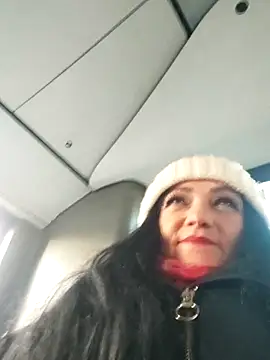 SweetLeila40 online show from 5, 3, 2026