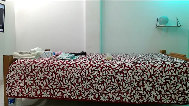 Snapshot of evaleribigtits18 chatting on 29, 3, 2026 evaleribigtits18 online show from 29, 3, 2026