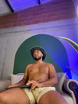 Snapshot of noah_jones__ chatting on 1, 2, 2026 noah jones online show from 1, 2, 2026