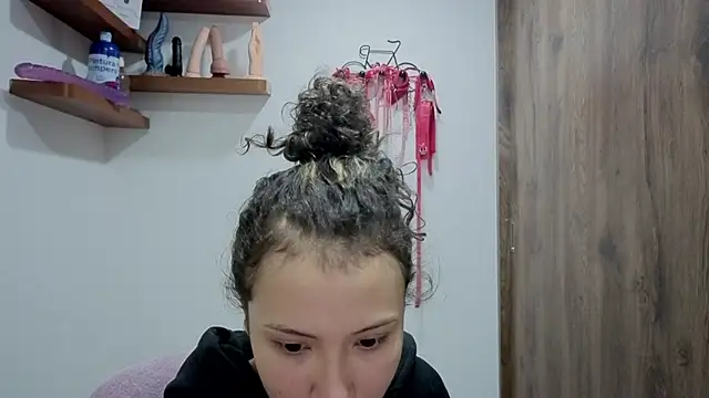 Snapshot of avans_15 chatting on 29, 11, 2025 avans 15 online show from 29, 11, 2025